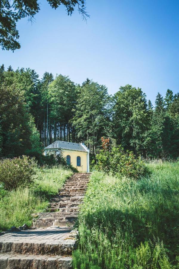 Retro Hotel Pod Zvicinou Bílá Třemešná 외부 사진