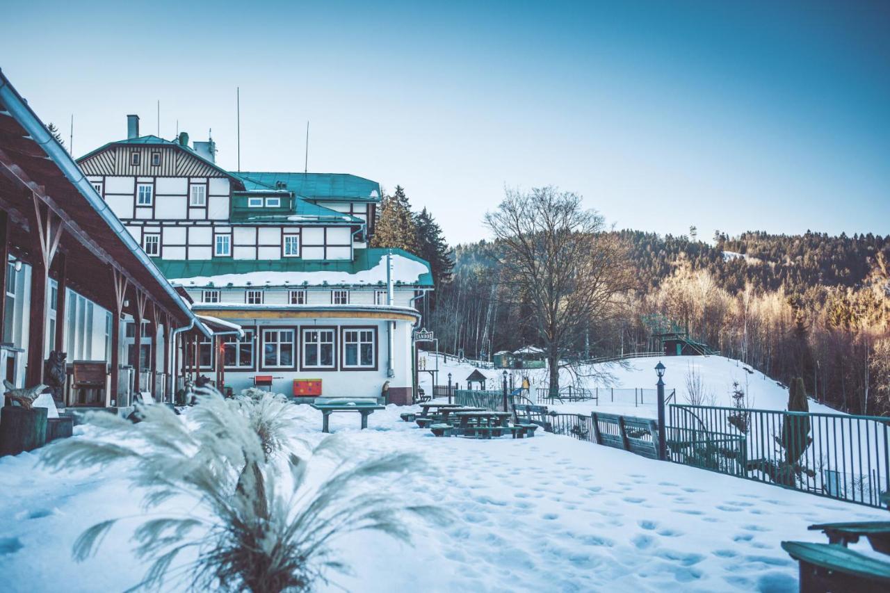 Retro Hotel Pod Zvicinou Bílá Třemešná 외부 사진