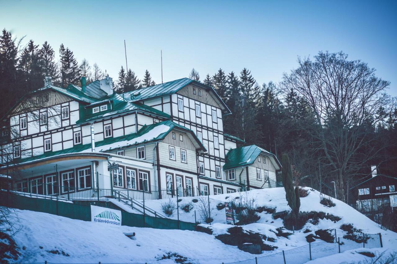 Retro Hotel Pod Zvicinou Bílá Třemešná 외부 사진